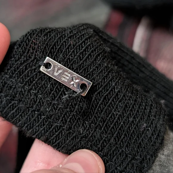 VEX Collection Abstract Sweater - Picture 8 of 11